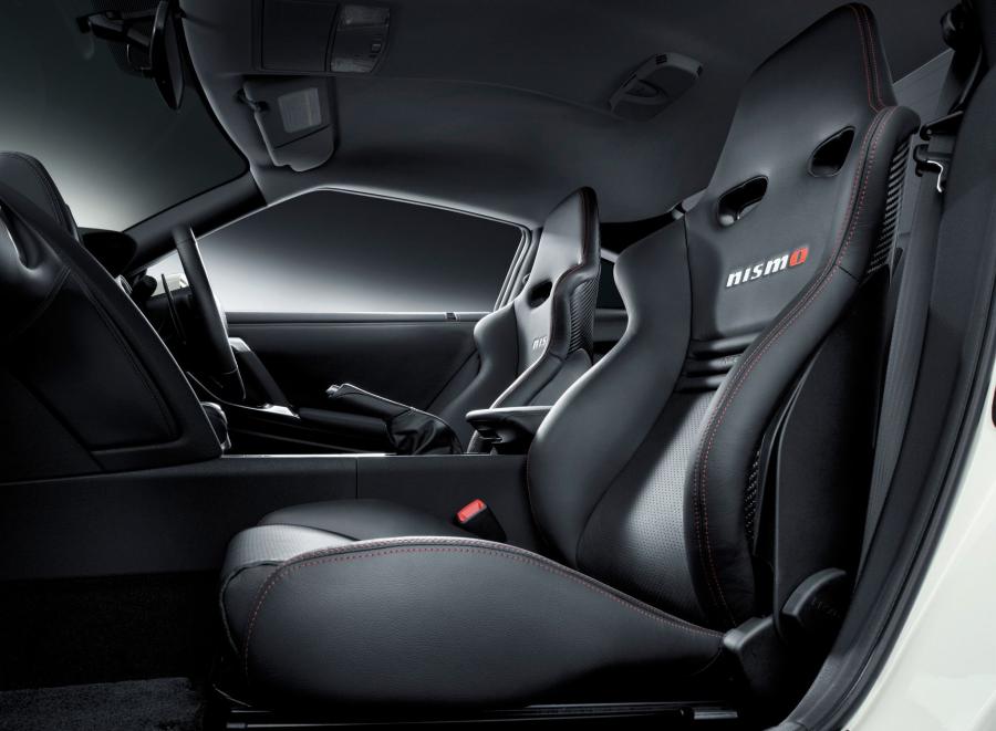  Nissan GT-R Nismo 2008 года  (фото 2 из 3)